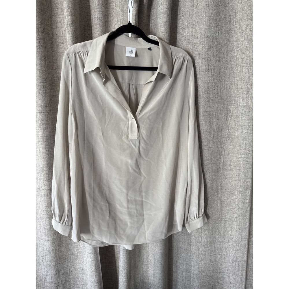 Cabi Top Blouse Sz Medium Beige‎ Popover Long Sleeve  Collared Minimalist 3424